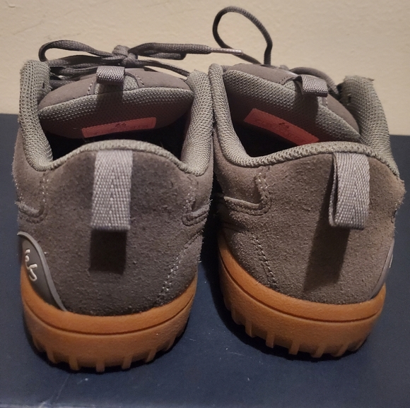 eS Quattro Grey Gum Skate Shoe size 8 EUC 🛹 - Picture 4 of 10